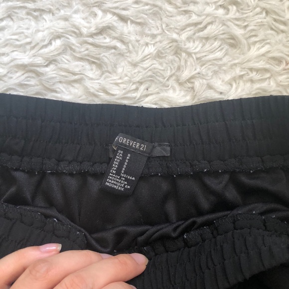 Black chiffon short skirt - Picture 3 of 5